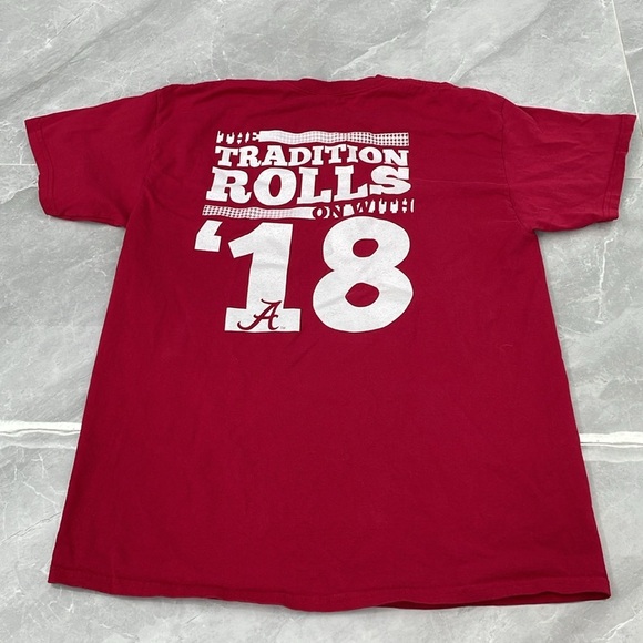Unisex Gildan University of Alabama Class of 2018 Roll Tide Short Sleeve Shirt - Picture 9 of 13